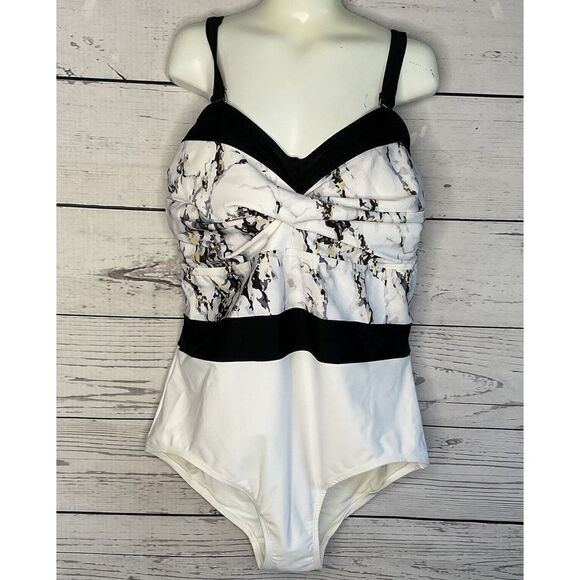 Siloett swimsuit size Plus 18W womens swim One Piece White‎ Black Marble UPF 30+ - Picture 1 of 10